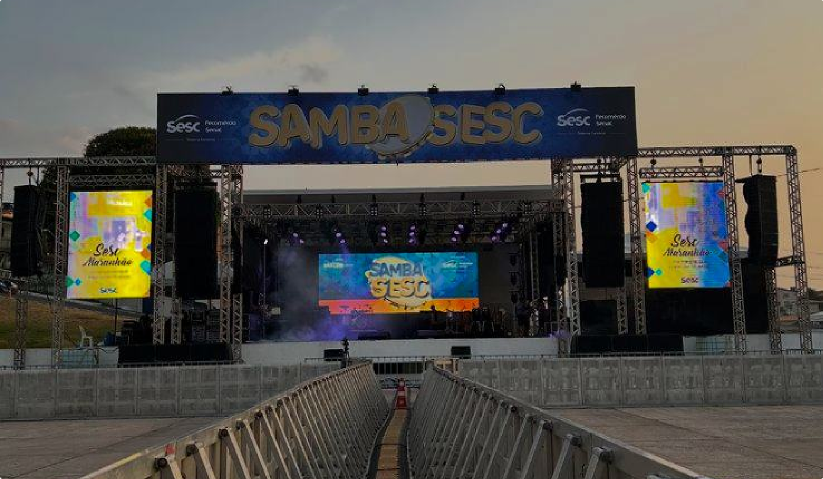Estruturas e palcos para eventos de grande porte